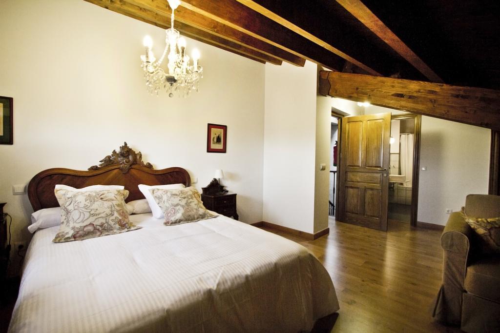 Posada Real Del Buen Camino Villanueva de Campean Room photo