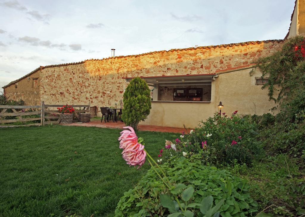 Posada Real Del Buen Camino Villanueva de Campean Exterior photo
