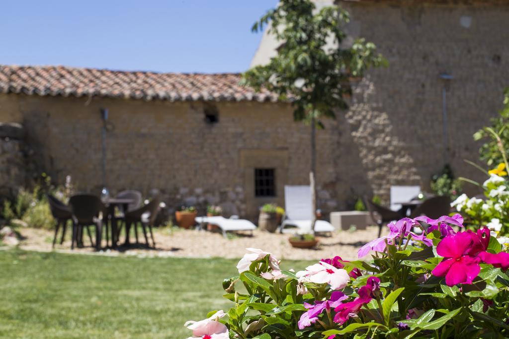 Posada Real Del Buen Camino Villanueva de Campean Exterior photo